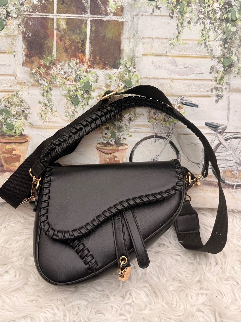 Fashion Saddle bag with detachable strap